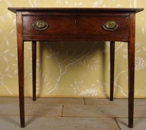 Elegant Country Georgian small side table or writing desk..JPG